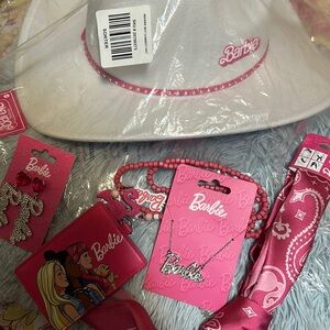 Malibu Barbie bundle Cowboy Hat + accessories